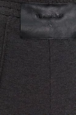 Γυναικεία Υφασμάτινα Παντελόνι Patrizia Pepe χρώμα: μαύρο 9 Γυναικεία Υφασμάτινα Παντελόνι Patrizia Pepe χρώμα: μαύρο -Φτηνός Patrizia Pepe Κατάστημα unnamed file 3393