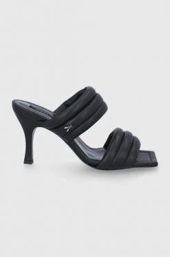 Γυναικεία Σαγιονάρες Δερμάτινες παντόφλες Patrizia Pepe χρώμα: μαύρο